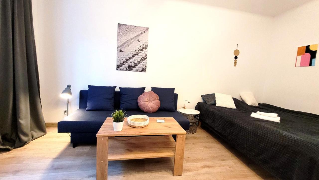 Great Life - Apartment Next To Metro Station Warszawa Exteriör bild