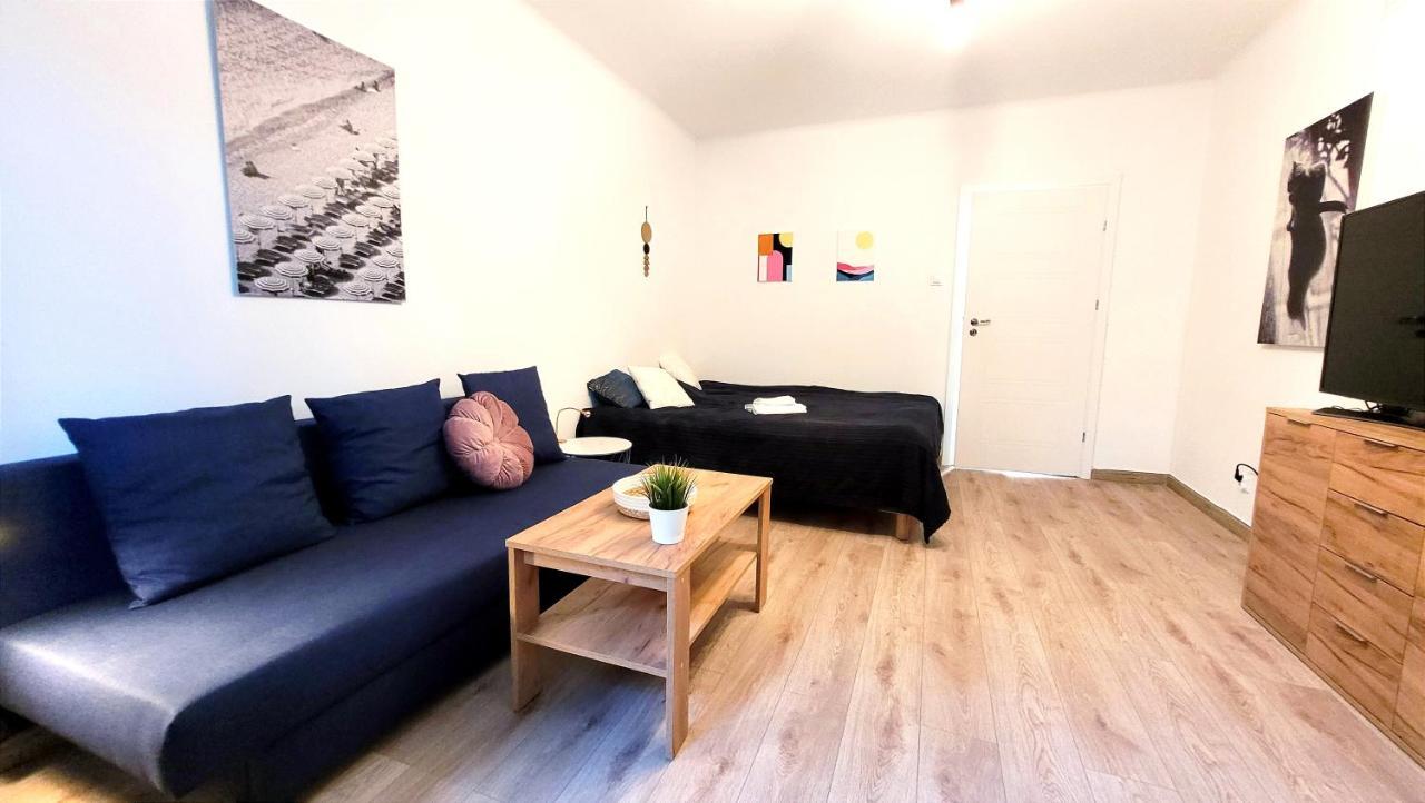 Great Life - Apartment Next To Metro Station Warszawa Exteriör bild