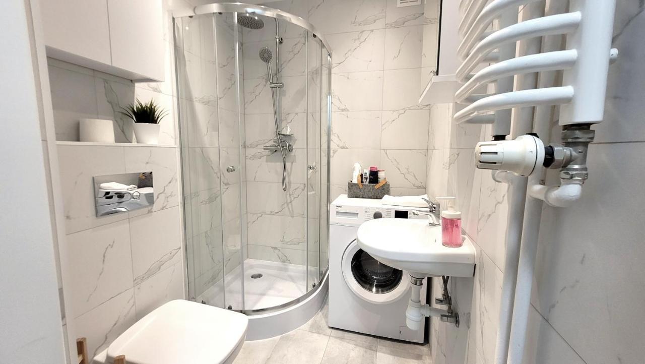 Great Life - Apartment Next To Metro Station Warszawa Exteriör bild